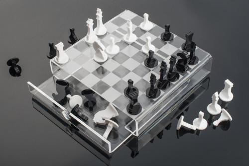 Scacchiera e scacchi 